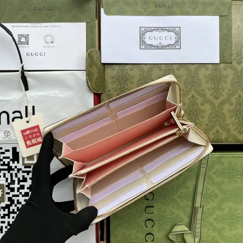 G*u*i s bags 2108ya0079