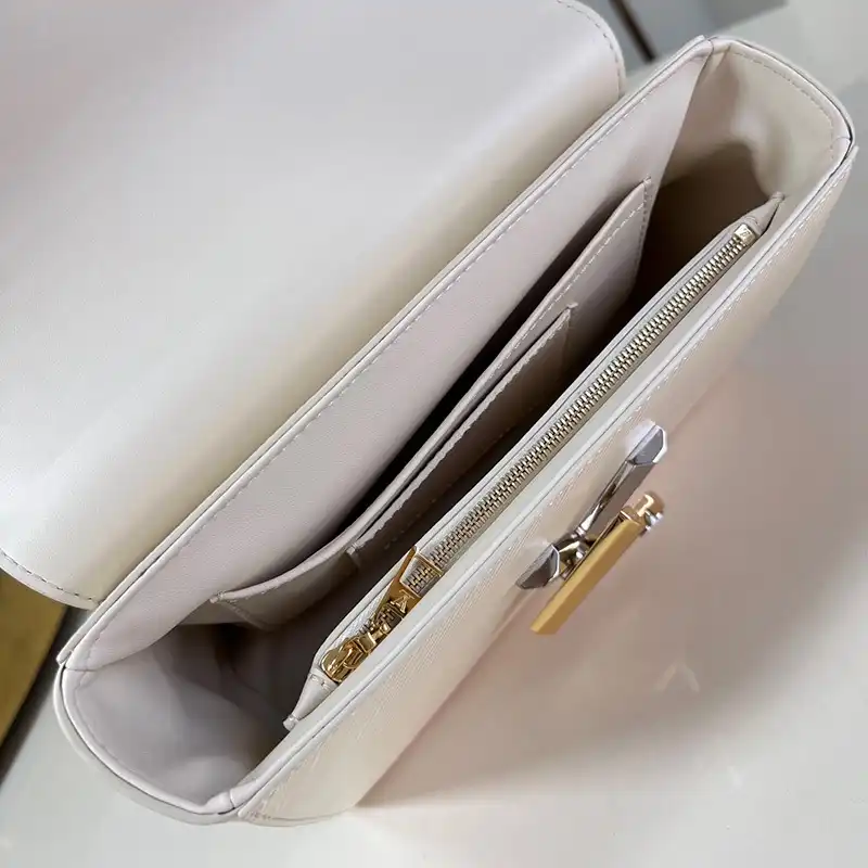 G*u*i bags 2407ya0182