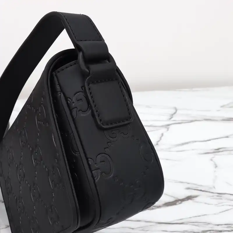 G*u*i bags 2411ya0202