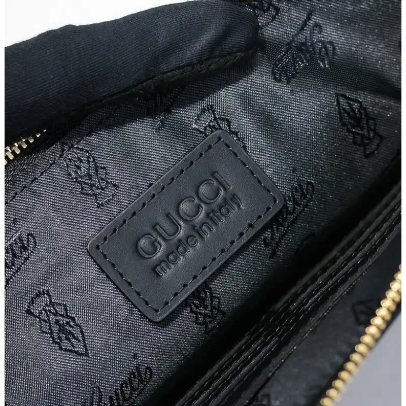 G*u*i bags 2012sh0079