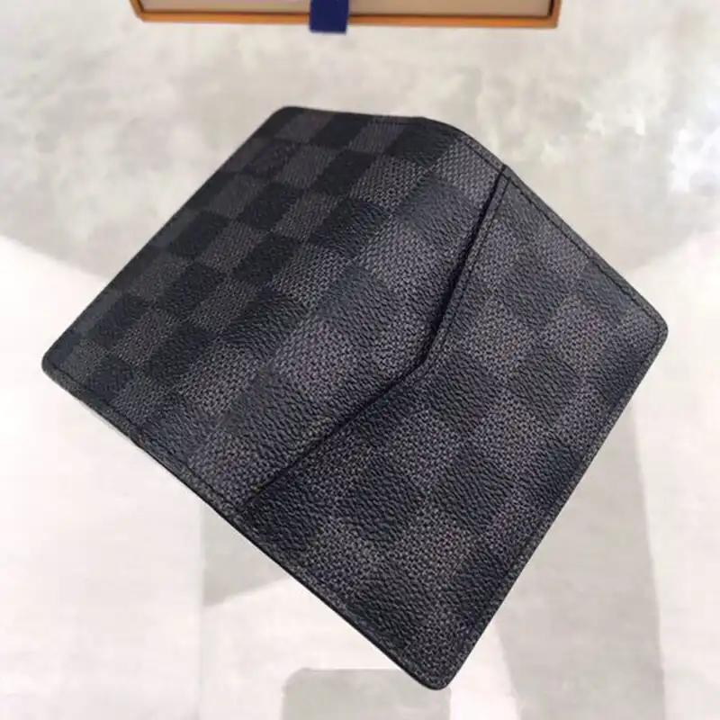 LV Bag 19HT0047