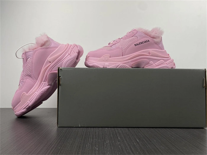 BLCG Triple S Fake Fur Pink  668562 W3CQ5 Versatile 4438