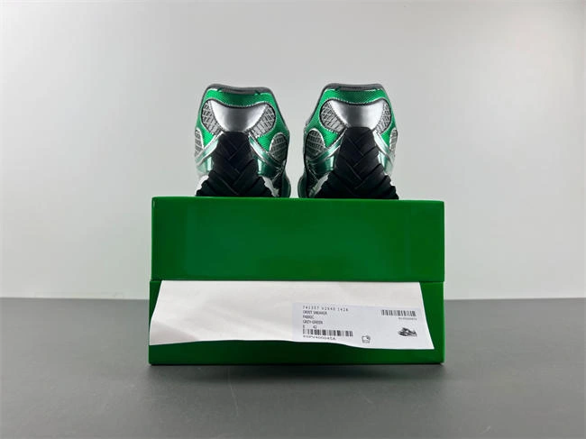 Vibrant Bottega Veneta Orbit Surf 741357 V2X40 2597