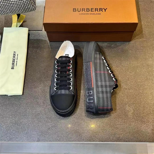 Burberry Sneaker Practical 2616