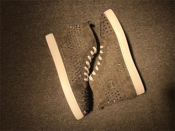 Trendsetting Christian Louboutin 2700