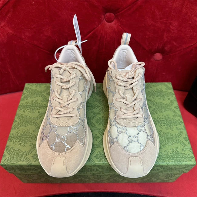 G*u*i9 gu urbanchic 8