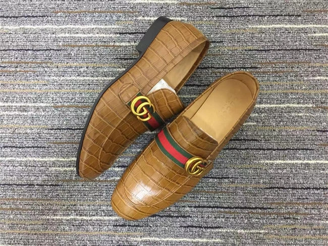 G*u*i loafer compact 310