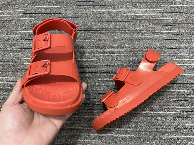 stretchable G*u*i sandals 360