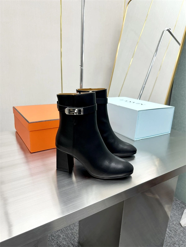 Comfortable H Boot 2416