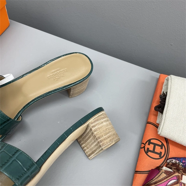 Timeless H Slipper 2385