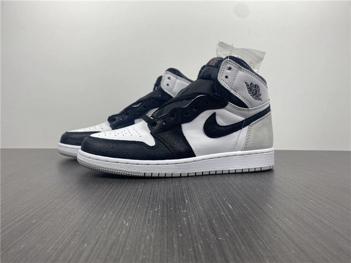 Sporty Jordan1 Retro OG Stage Haze 575441- 3626
