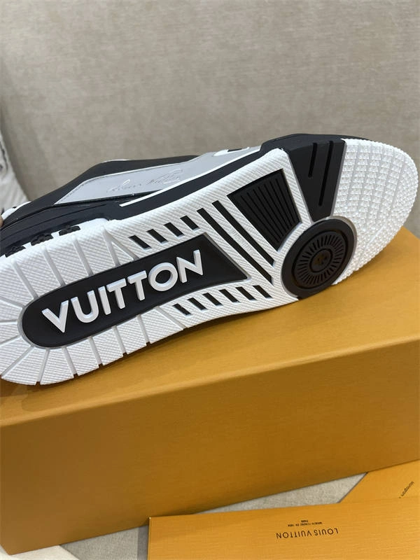 LV MoistureWicking 1822