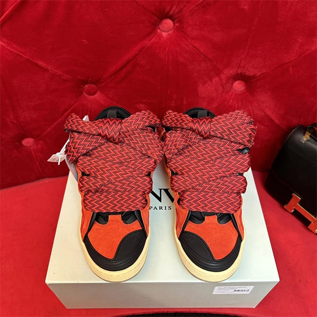 WellDesigned Lanvon Curb Sneaker 925