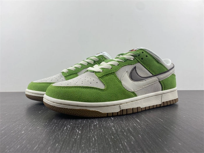 Lightweight Nike Dunk Low SE 85 DO9457- 4667