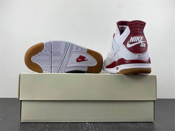 RelaxedFit Nike SB x Air Jordan 4 DR5415- 3941