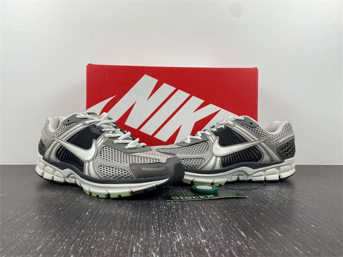 Sustainable Nike Zoom Vomero 5 Cobblestone Flat Pewter FB8825- 5300