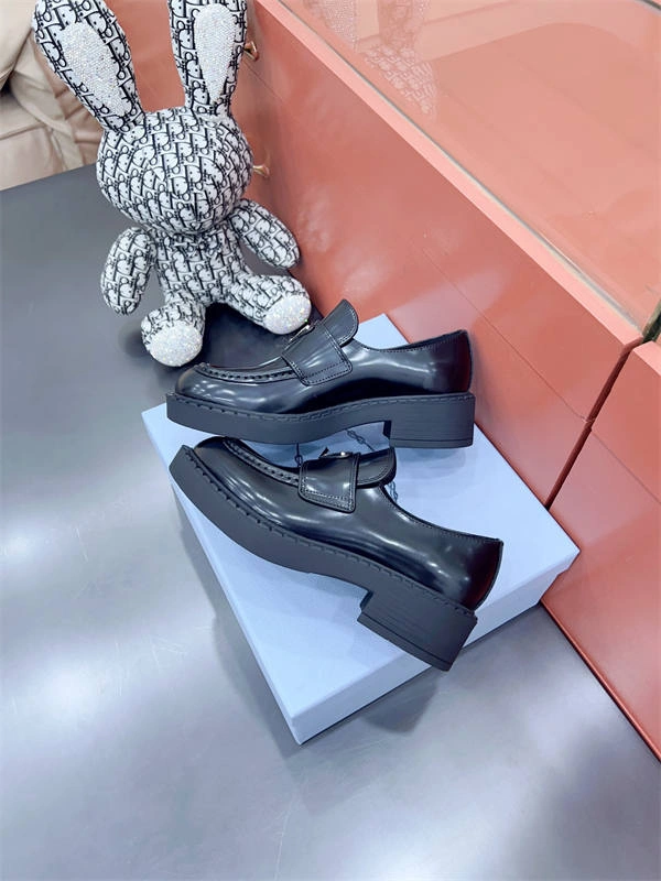 Resilient PRADA 3215